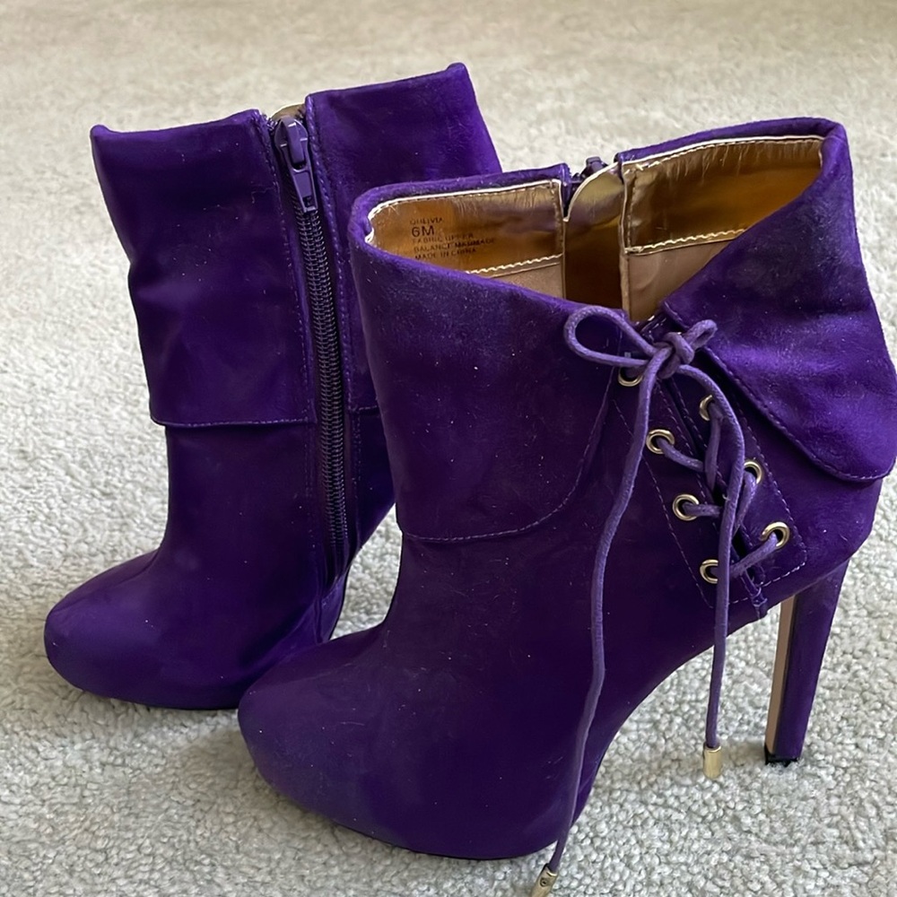 Thalia Sodi Purple Zip Heels Size 6